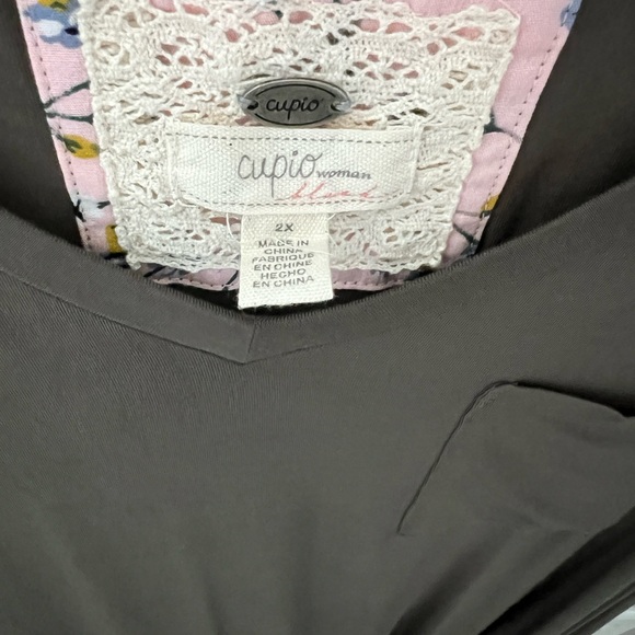 LOTS OF CLOSET MARKDOWNS ~ Cupid Women Tee - Picture 3 of 4